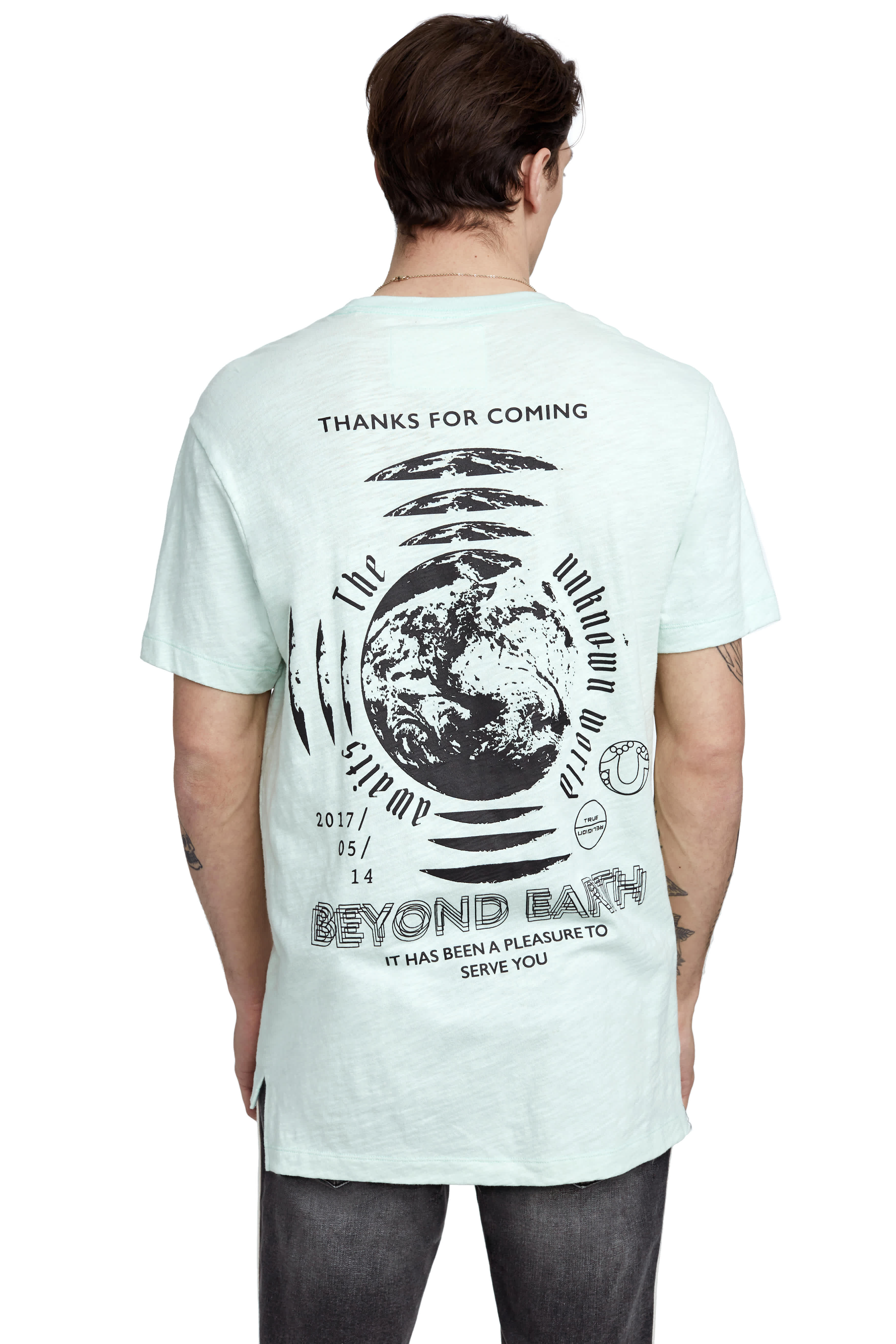 MENS BEYOND EARTH GRAPHIC TEE