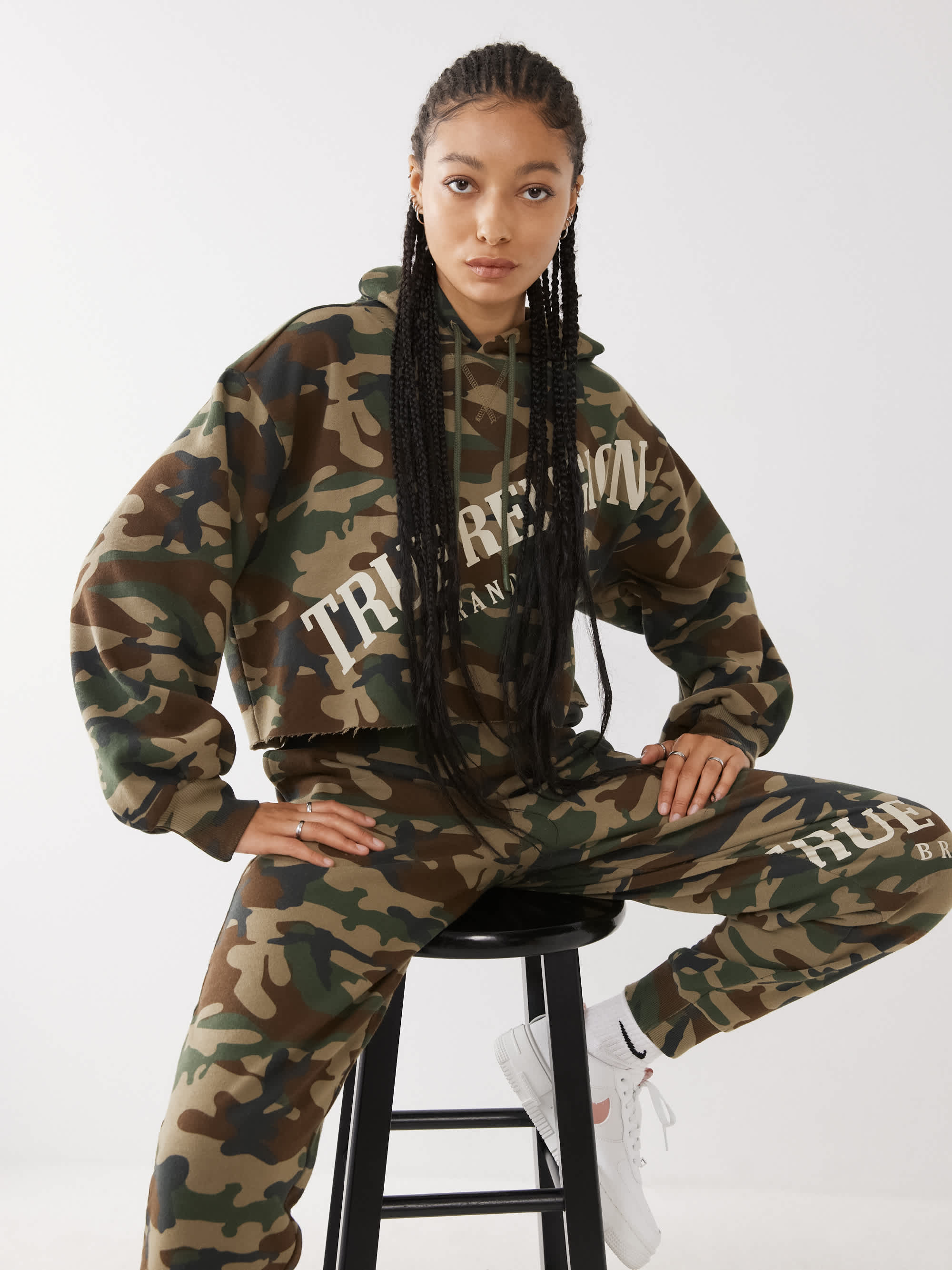 CAMO LOGO CROP HOODIE