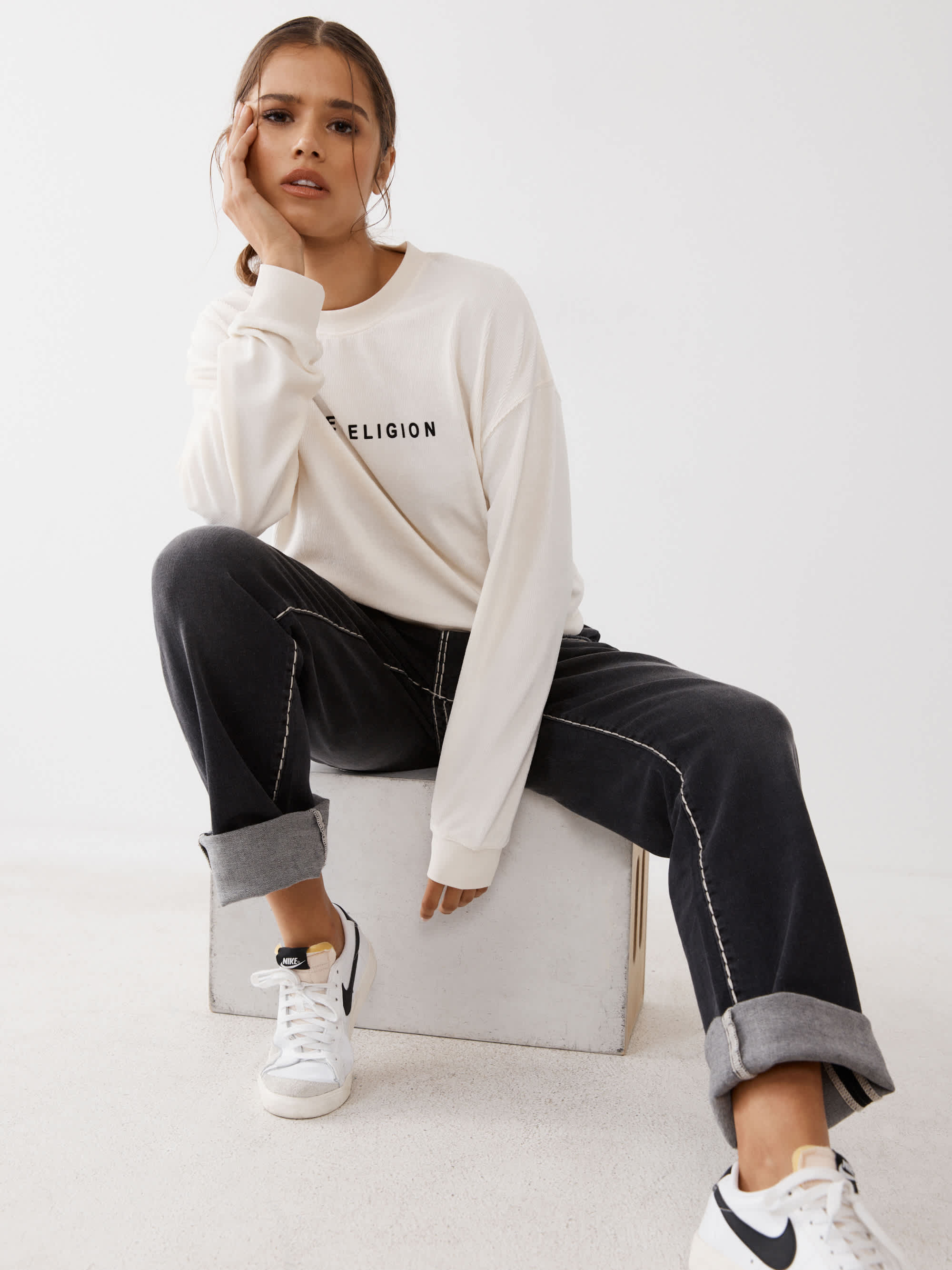 VELOUR CROP SWEATSHIRT