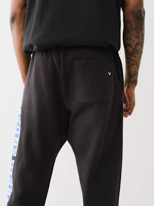 EXAGGERATED ICON JOGGER