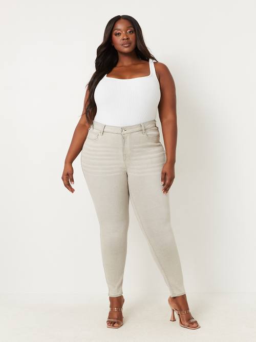 Forever 21 Plus Size Mid-Rise Jeans  Plus size fashion, Plus size outfits,  Womens fashion