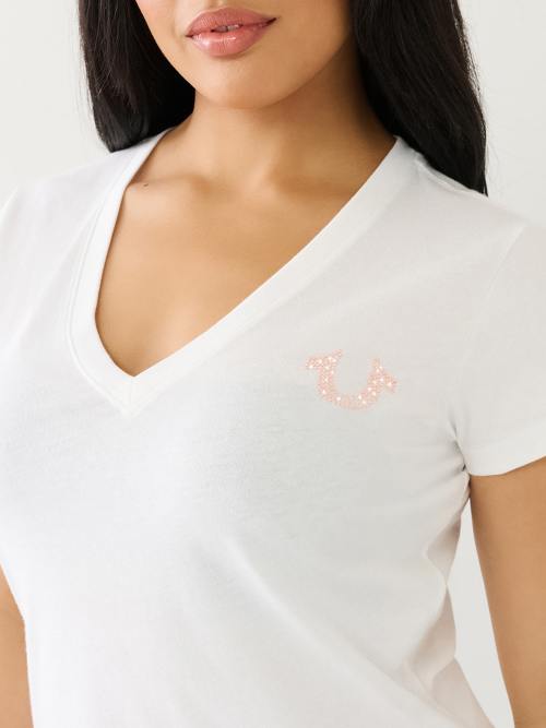 CAMISETA CON CUELLO EN V Y CRISTALES TRBJ