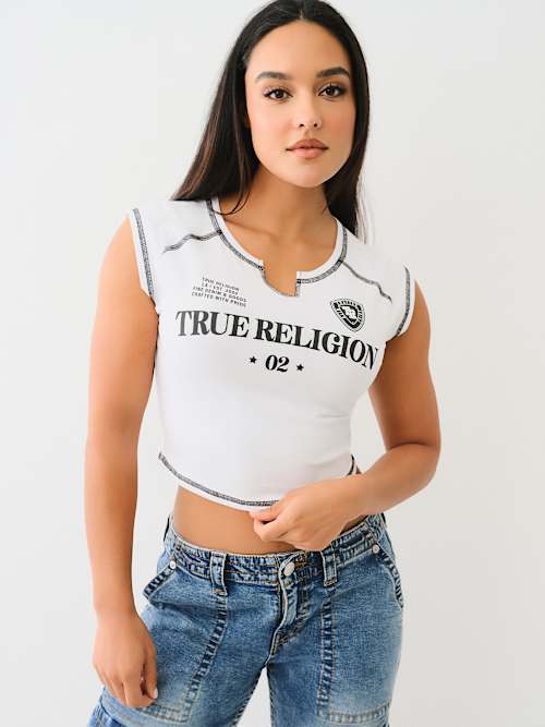 ДЕТСКАЯ ФУТБОЛКА С ВЫРЕЗОМ «КАРЕ» В СПОРТИВНОМ СТИЛЕ