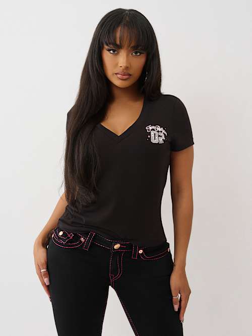 CRYSTAL SPORTY V NECK TEE