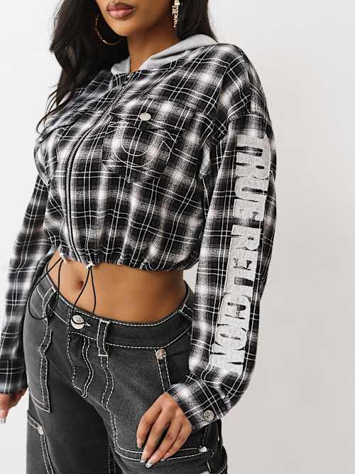 SUDADERA CORTA DE FRANELA CON CAPUCHA Y APLIQUE