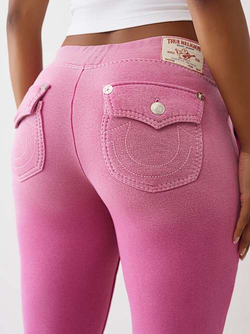 ВЫСТИРАННЫЕ СПОРТИВНЫЕ БРЮКИ С БОЛЬШОЙ ФУТБОЛКОЙ И ВЫРЕЗАМИ ДЛЯ БОТИНОК