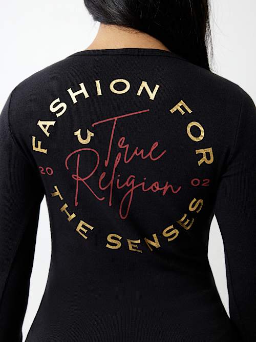 RIBBED METALLIC LOGO HENLEY TEE