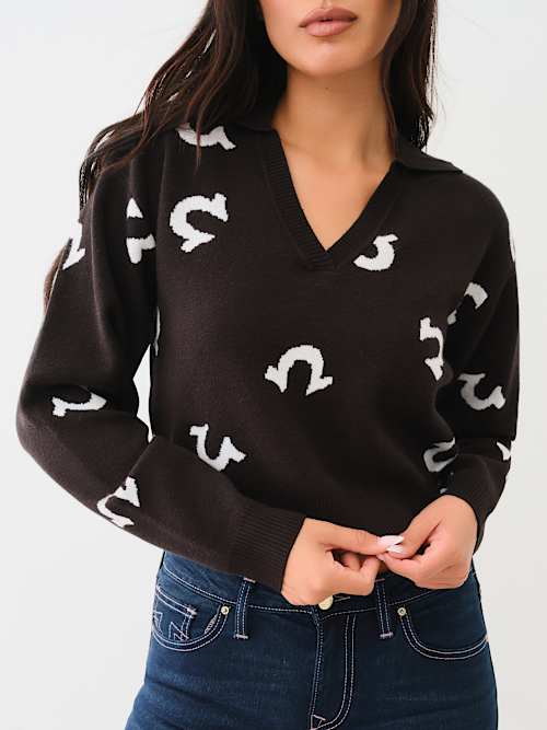 HORSESHOE NOTCH COLLAR SWEATER