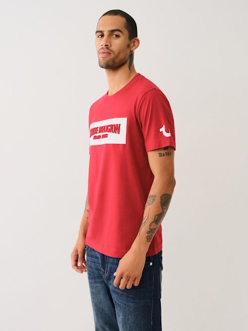CAMISETA CON LOGOTIPO DE RECUADRO EN RELIEVE