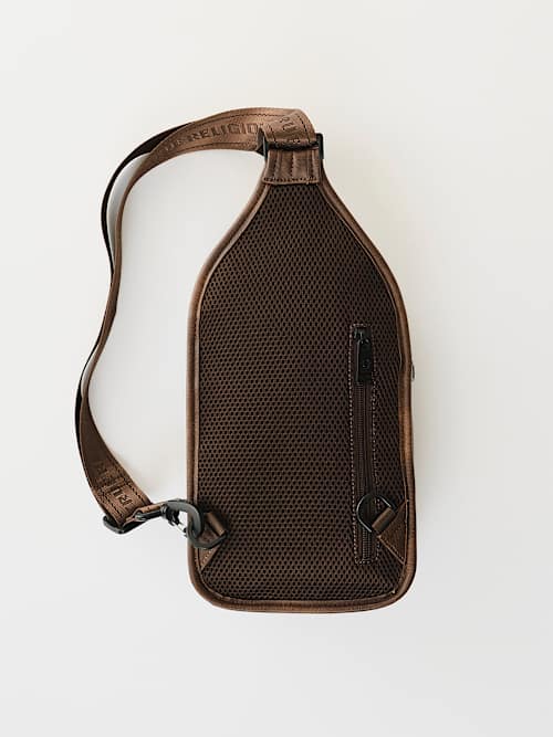 MOCHILA BANDOLERA CON MONOGRAMA