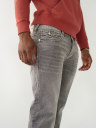 JEANS RECTOS RICKY CON COSTURA BIG T