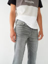 JEANS RECTOS RICKY CON COSTURA BIG T