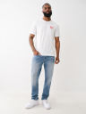 CAMISETA CON ESTAMPADO DE BANDERA Y HERRADURA