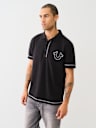 CAMISA TIPO POLO CON HERRADURA Y COSTURA PLANA
