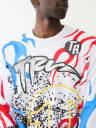 CAMISETA CON FLAMAS Y LOGOTIPO REFLECTANTE DE 02 Y TRUE RELIGION