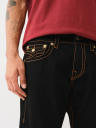 JEANS RECTOS RICKY CON SOLAPA Y COSTURA BIG T