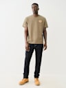 CAMISETA MFG CON BORDADO EN CADENA