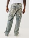JEANS TIPO CARGO HOLGADOS CON CIERRE, CORREA Y COSTURA BIG T