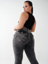 JENNIE MID RISE CURVY SKINNY JEAN