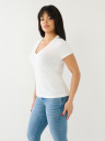 CAMISETA CON CUELLO EN V Y CRISTALES TRBJ