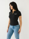 CAMISETA HENLEY ACANALADA CON HERRADURA Y ALAS EN CRISTALES