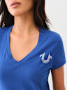 CAMISETA CON CUELLO EN V Y HERRADURA CON CRISTALES