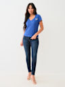 CAMISETA CON CUELLO EN V Y HERRADURA CON CRISTALES