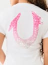CAMISETA CON CUELLO EN V CON HERRADURA DEGRADADA Y DETALLES EN CRISTAL
