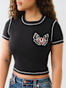CAMISETA PEQUEÑA CON LOGOTIPO CON ALAS DE CRISTAL Y COSTURA PLANA