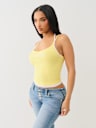 TOP CON CAPAS CONTRASTANTES ESTILO HALTER CON BRETELES CAMI