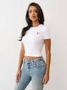CAMISETA PEQUEÑA CON GRÁFICO DE SETAS Y CRISTALES