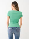 CAMISETA HENLEY CON HERRADURA DE TACHAS
