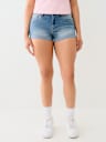 SHORTS JENNIE CON DOBLADILLO ENROLLADO Y TIRO MEDIO