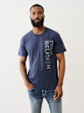 CAMISETA CON LOGOTIPOS TEXTURIZADOS