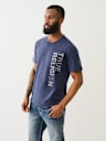 CAMISETA CON LOGOTIPOS TEXTURIZADOS