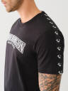 CAMISETA RIBETEADA CON CINTA Y LOGOTIPO ARQUEADO