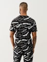CAMISETA CON LOGOTIPO CON ONDULACIONES EN TODA LA PRENDA