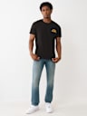 CAMISETA CAMUFLADA CON BUDDHA Y LOGO ARQUEADO