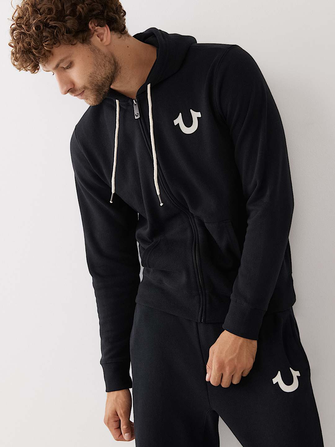 CLASSIC LOGO ZIP HOODIE