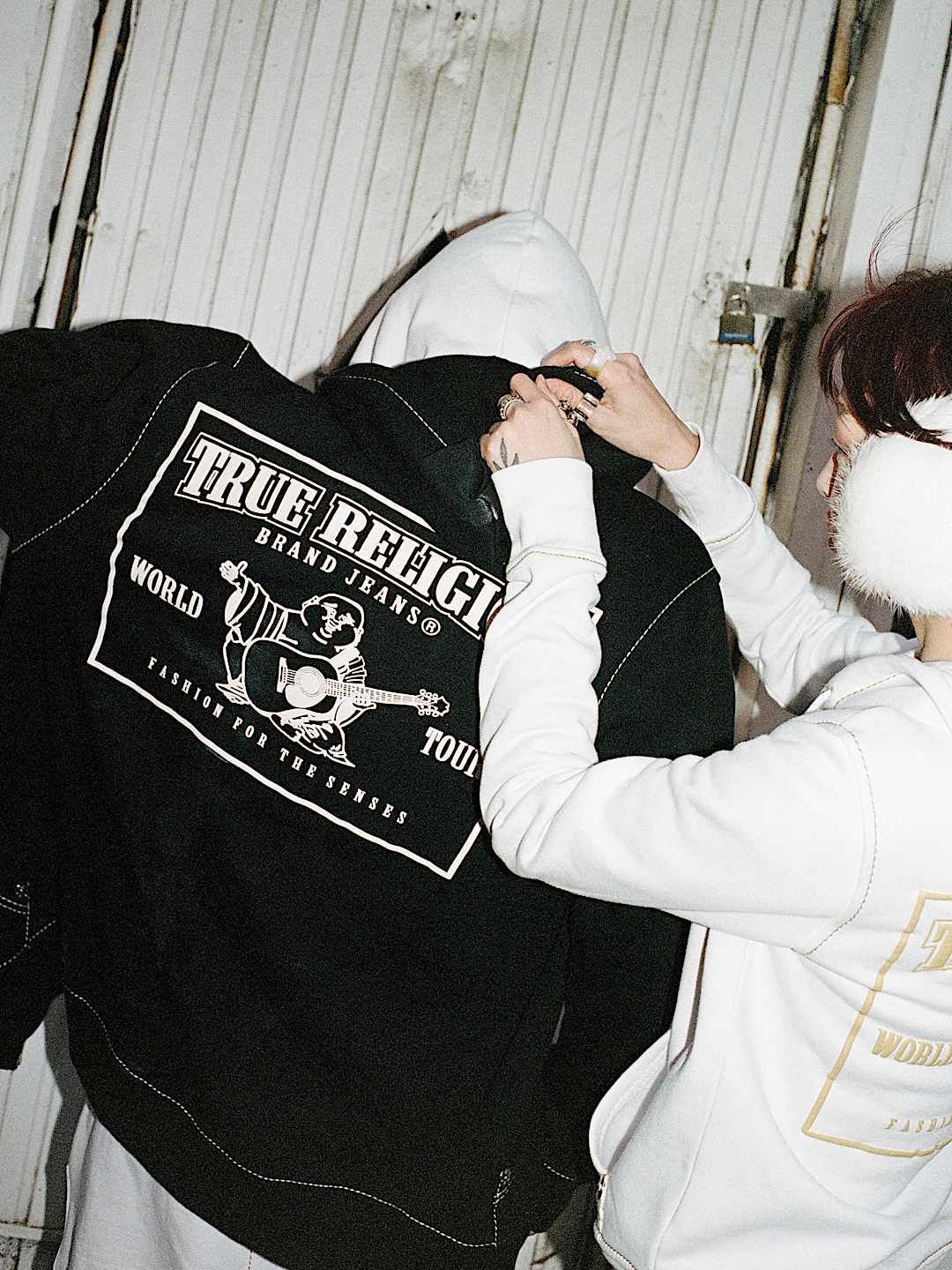 セール!TRUE RELIGION★BIG T ZIP HOODIE フーディー CINCHED BIG T ZIP HOODIE | True Religion