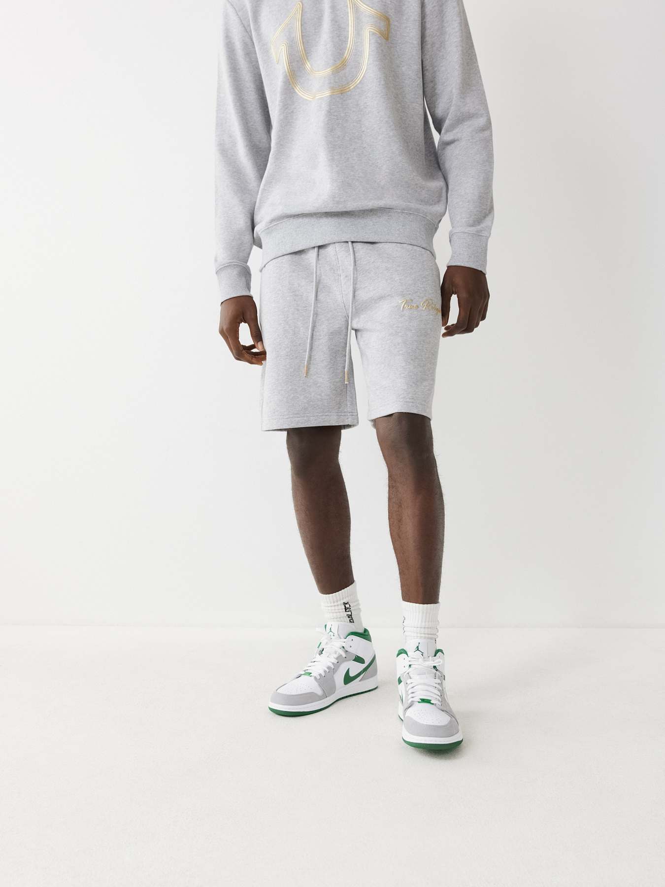 SHORTS DEPORTIVOS CON LOGOTIPO