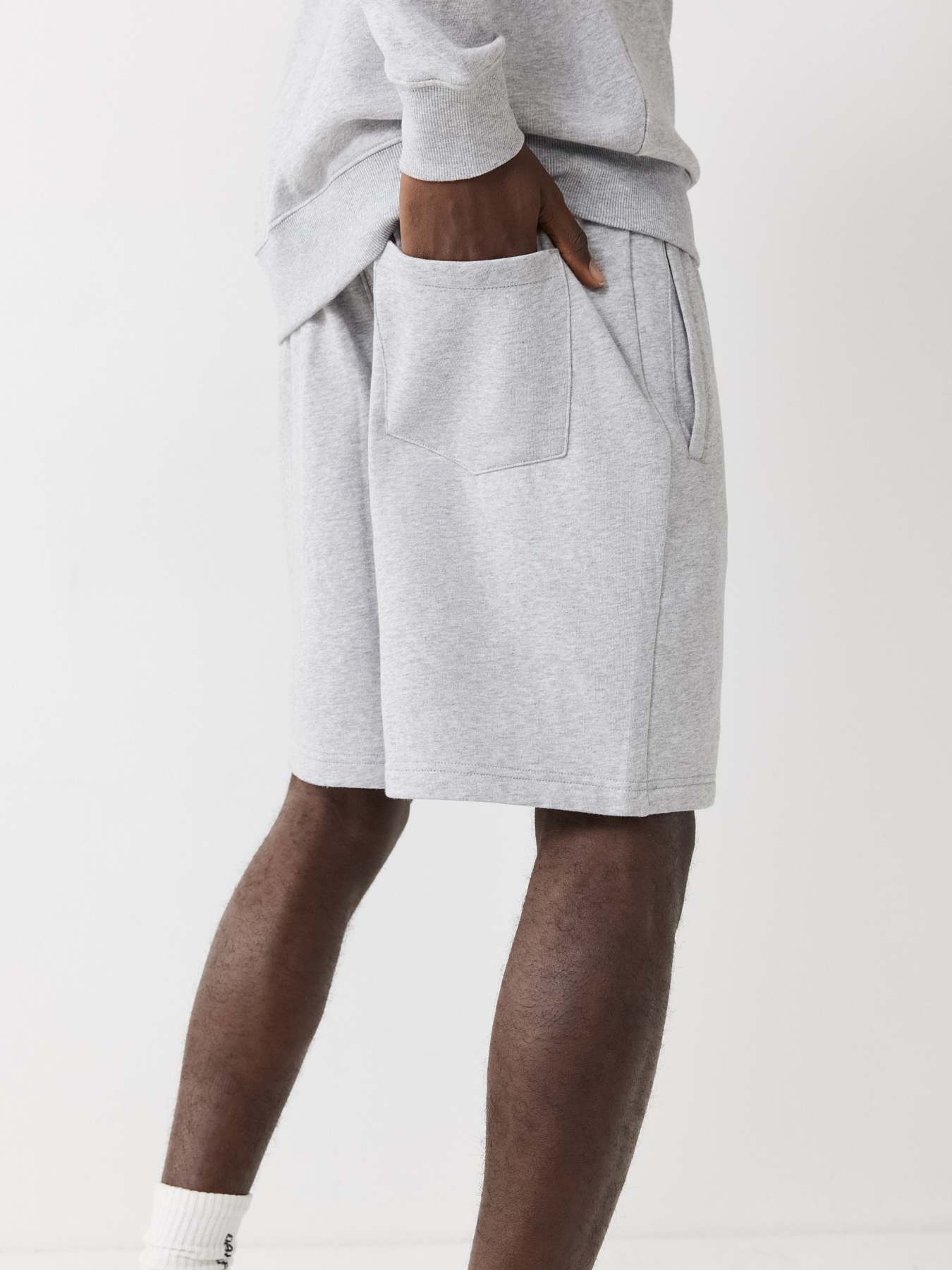 SHORTS DEPORTIVOS CON LOGOTIPO