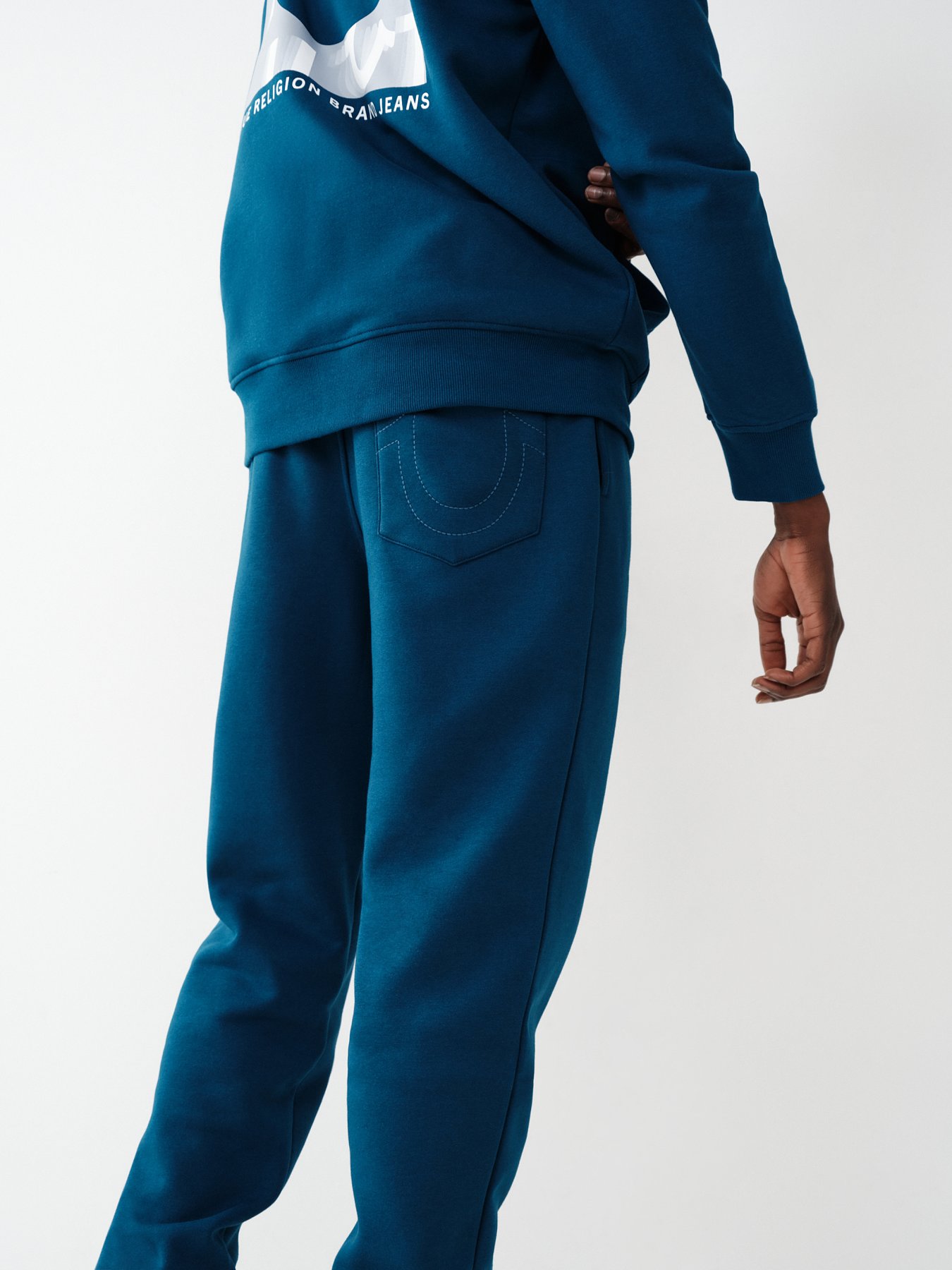 PANTALONES DEPORTIVOS CON LOGOTIPO