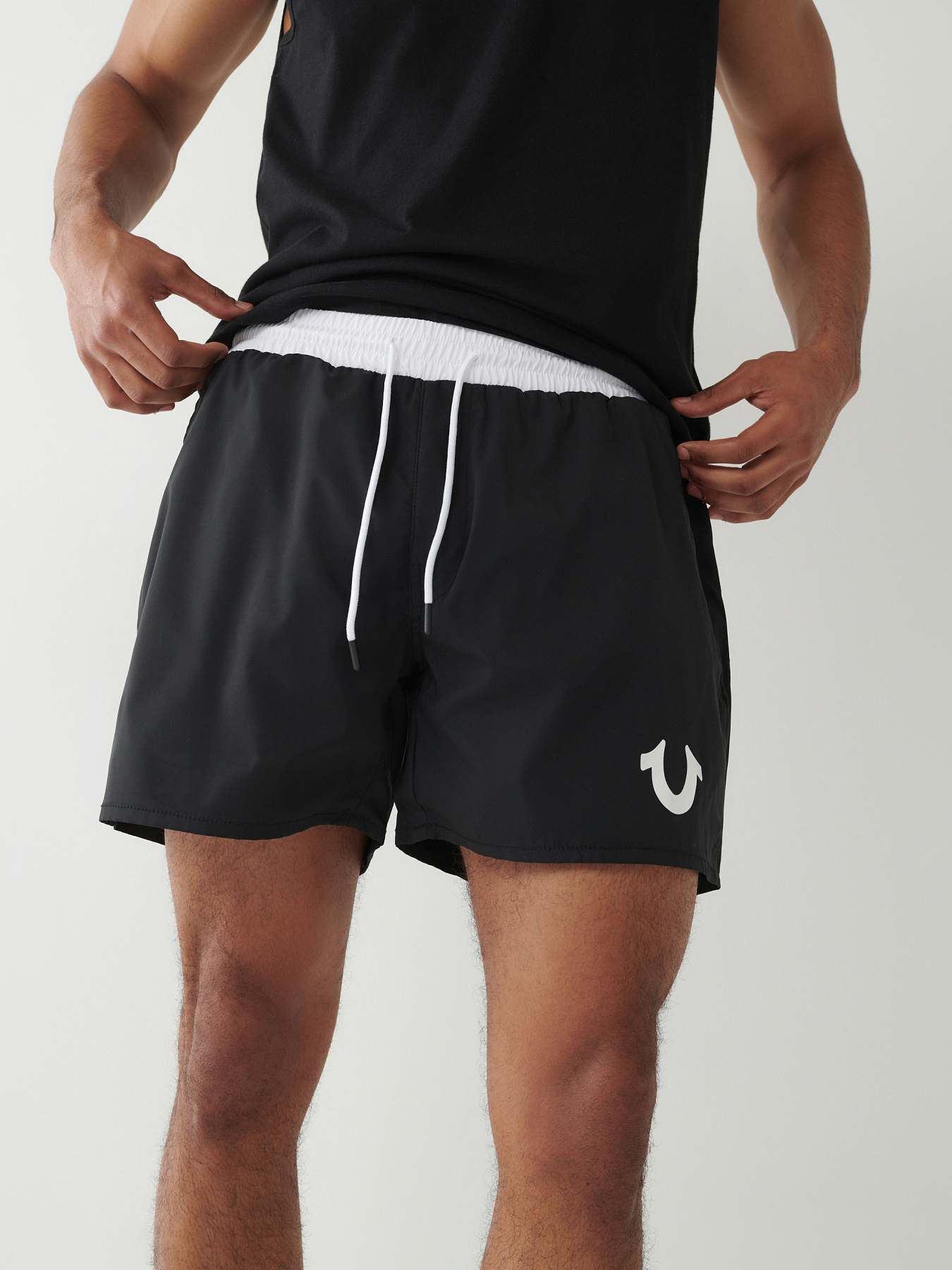 SHORTS DE PLAYA CONTRASTANTES