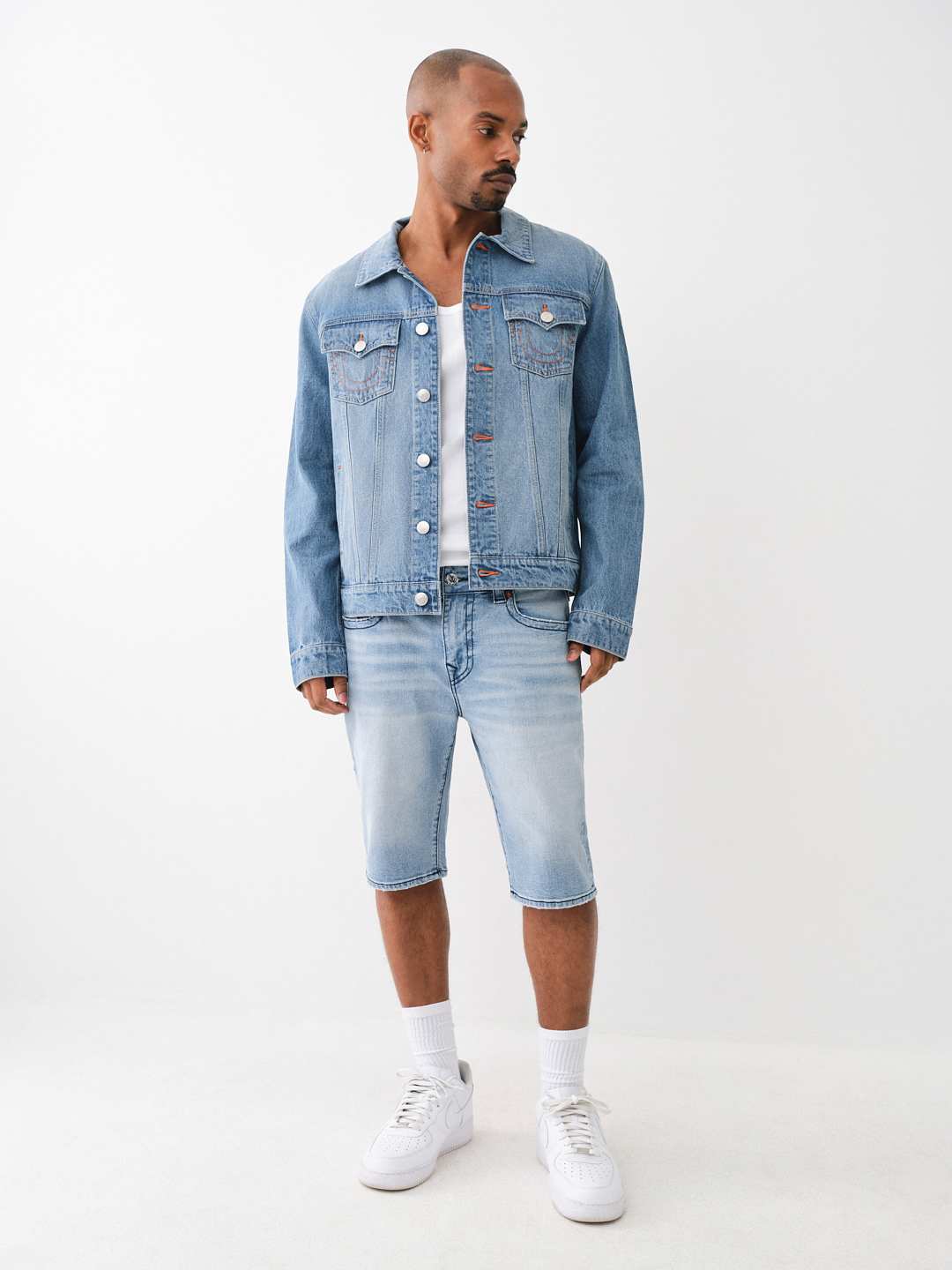 SHORT RICKY CON COSTURA DE ARCO&Iacute;RIS