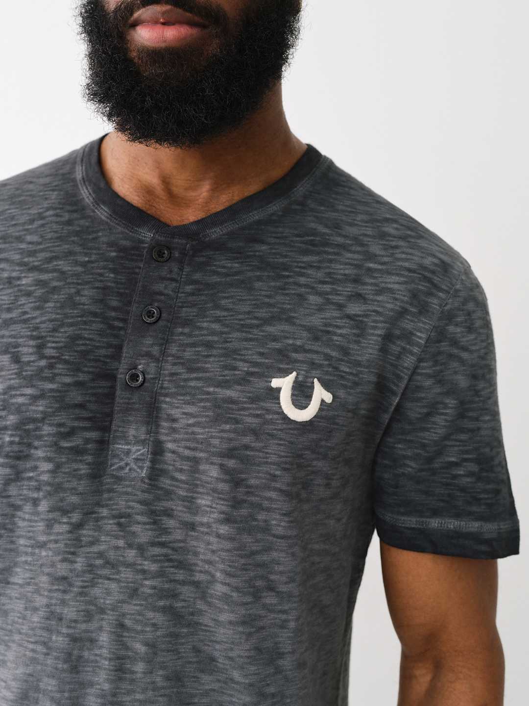 CAMISETA HENLEY DE TE&Ntilde;IDO REFORZADO, image 1