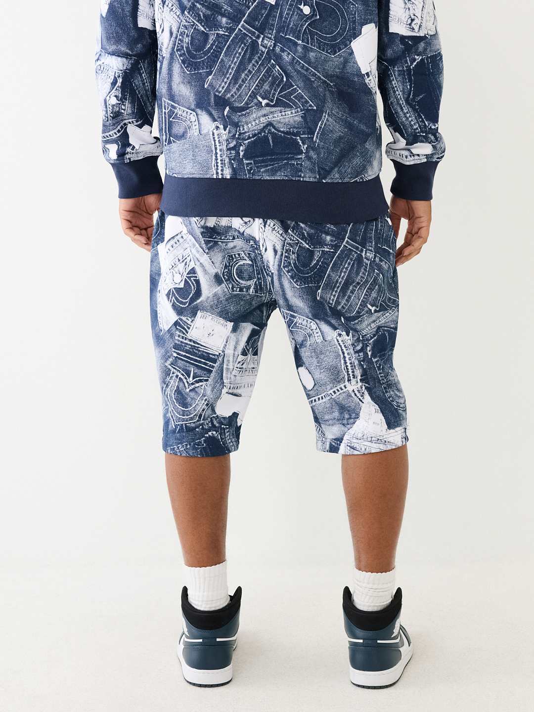 TR JEAN GRAPHIC FLEECE SWEAT SHORT | True Religion