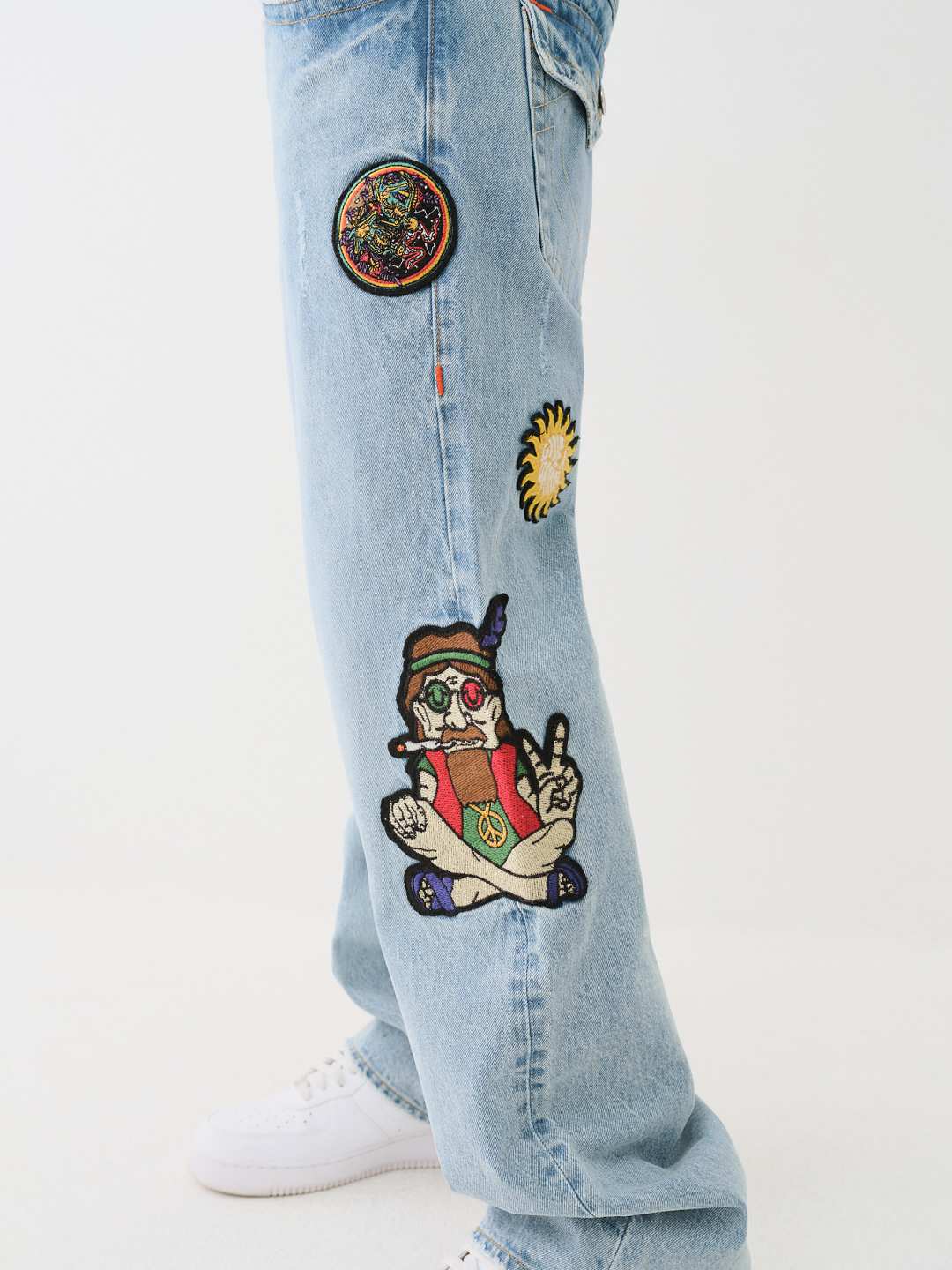 BILLY DISTRESSED PATCH BOOTCUT JEAN - SAVANNAH LIGHT WASH BILLY DISTRESSED PATCH BOOTCUT JEAN - SAVANNAH LIGHT WASH