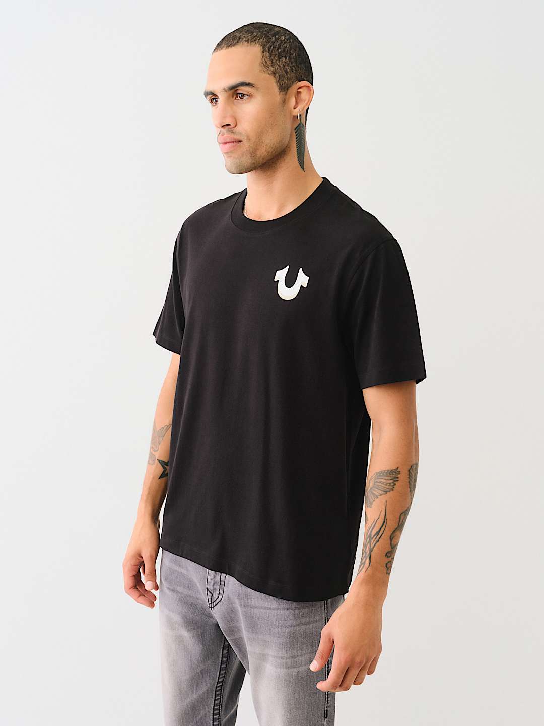 関税込み♪【TRUE RELIGION】OMBRE WORLD ロゴ ★ Tシャツ NWT True Religion Ombre Logo Crew Neck T-Shirt- White -Mens