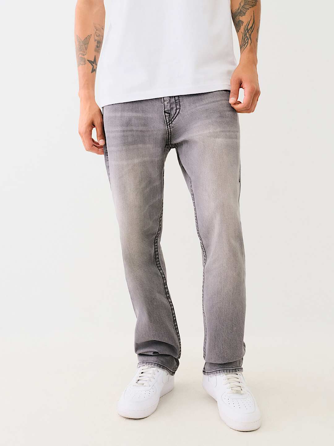 RICKY EMBOSSED HORSESHOE BIG T STRAIGHT JEAN